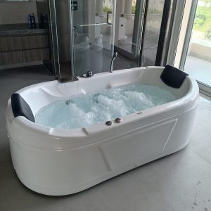 Jacuzzi bathtub